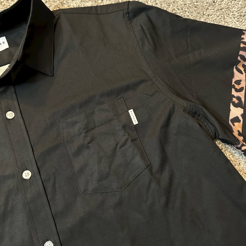 NWT Mavrans Men’s Black Leopard Game Weekend Short Sleeve Button Down Shirt - Picture 4 of 8